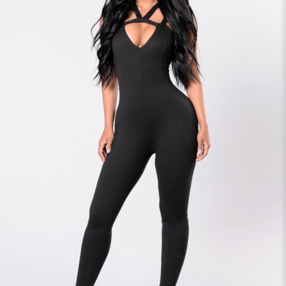 STUNNING Fashion nova jumpsuit